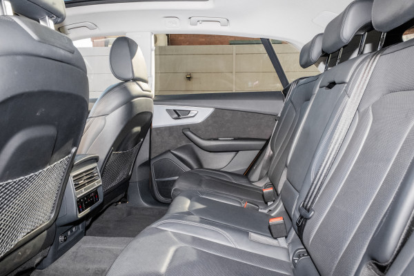 2019 Audi Q8 F1 55 TFSI SUV image 9