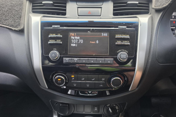 2015 Nissan Navara D23 ST Dual Cab Pickup Image 21