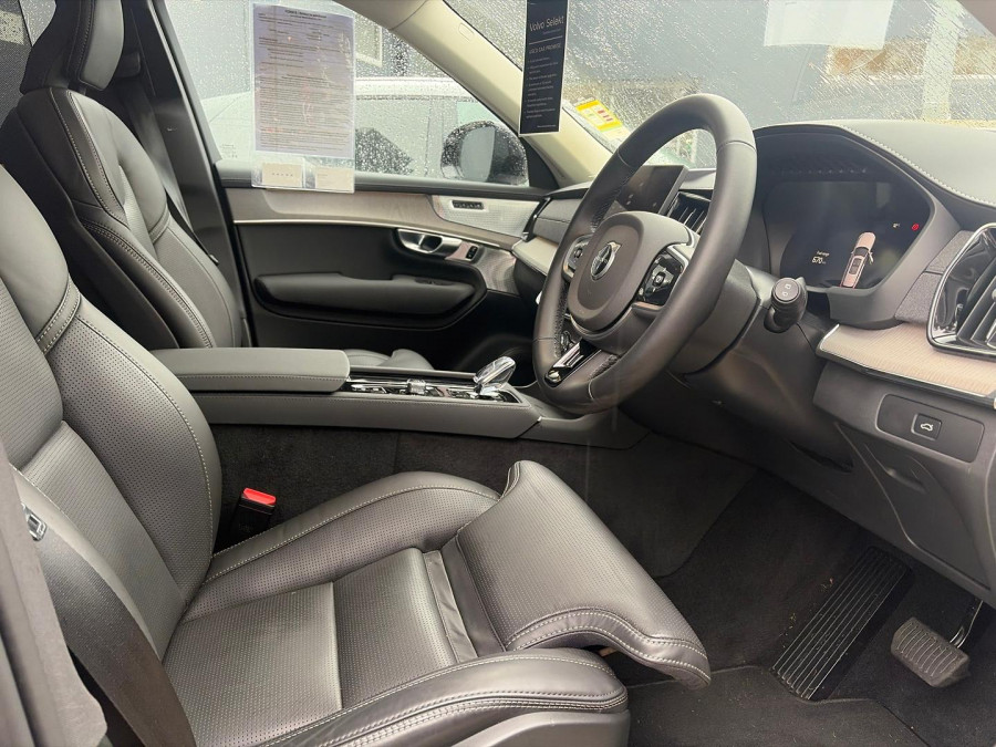 2025 MY26 Volvo XC90 L Series Ultra B5 Dark SUV Image 9