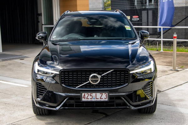 2023 MY24 Volvo XC60  Recharge Ultimate T8 Plug-In Hybrid SUV Image 2