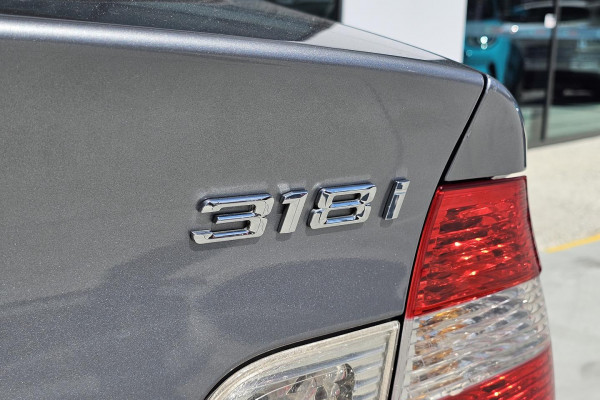 2004 BMW 3 Series E46 318i M Sport Sedan Image 3
