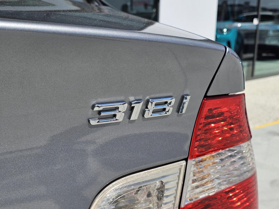 2004 BMW 3 Series E46 318i M Sport Sedan Image 3