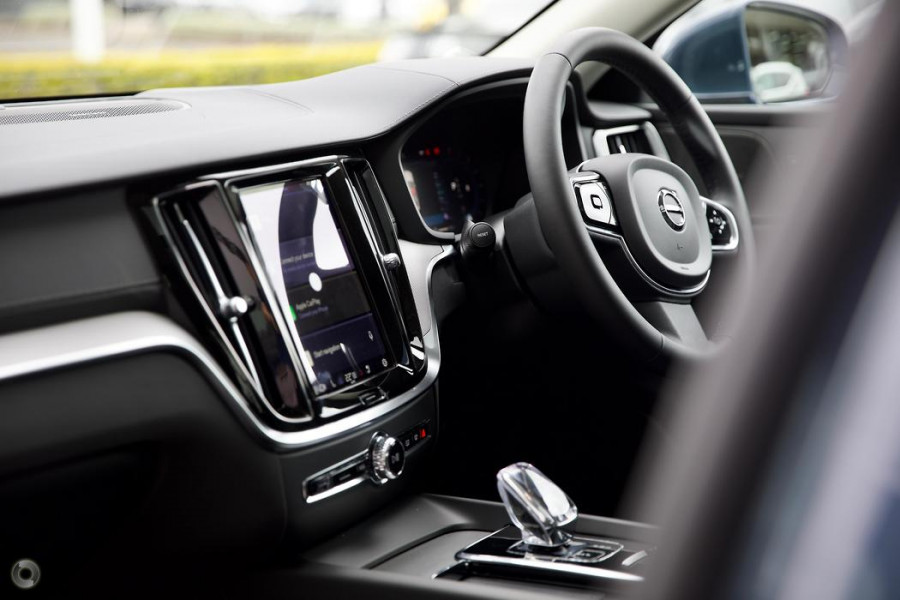 2024 Volvo S60  Ultimate B5 Bright Sedan Image 13