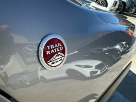2021 Jeep Cherokee KL Trailhawk SUV image 12
