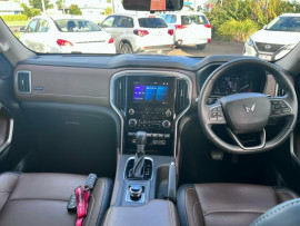 2023 Mahindra Scorpio  Z8 SUV image 11