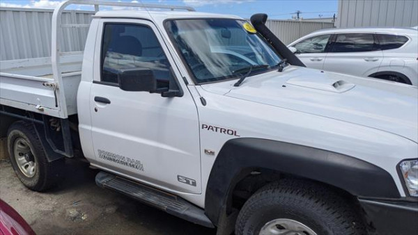2016 MY15 Nissan Patrol Y61 Series 5  ST Cab chassis - single cab