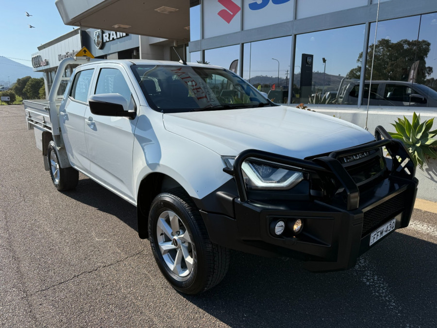 2023 Isuzu D-MAX RG LS-M Cab Chassis Image 1