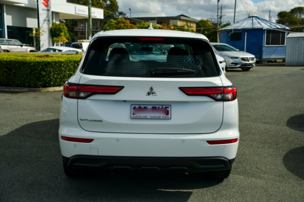 2023 MY24 Mitsubishi Outlander ZM ES SUV