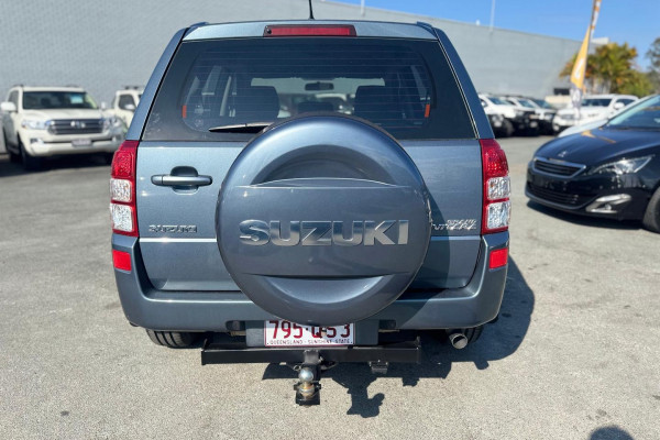2005 Suzuki Grand Vitara JB  SUV Image 9