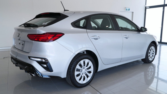 2020 MY1  Kia Cerato BD S with Safety Pack Hatchback Image 22