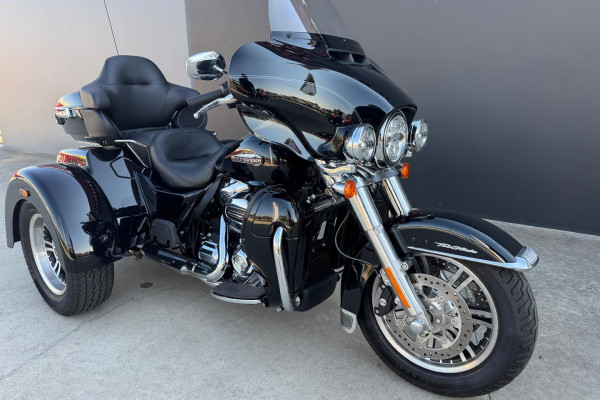 2019 Harley-Davidson Tri Glide Ultra 114 (FLHTCUTG) Trike