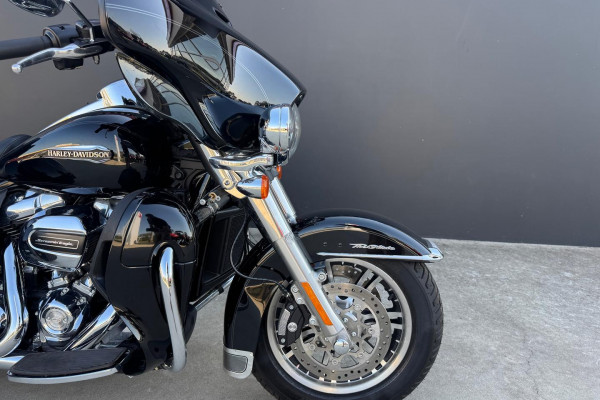 2019 Harley-Davidson Tri Glide Ultra 114 (FLHTCUTG) Trike