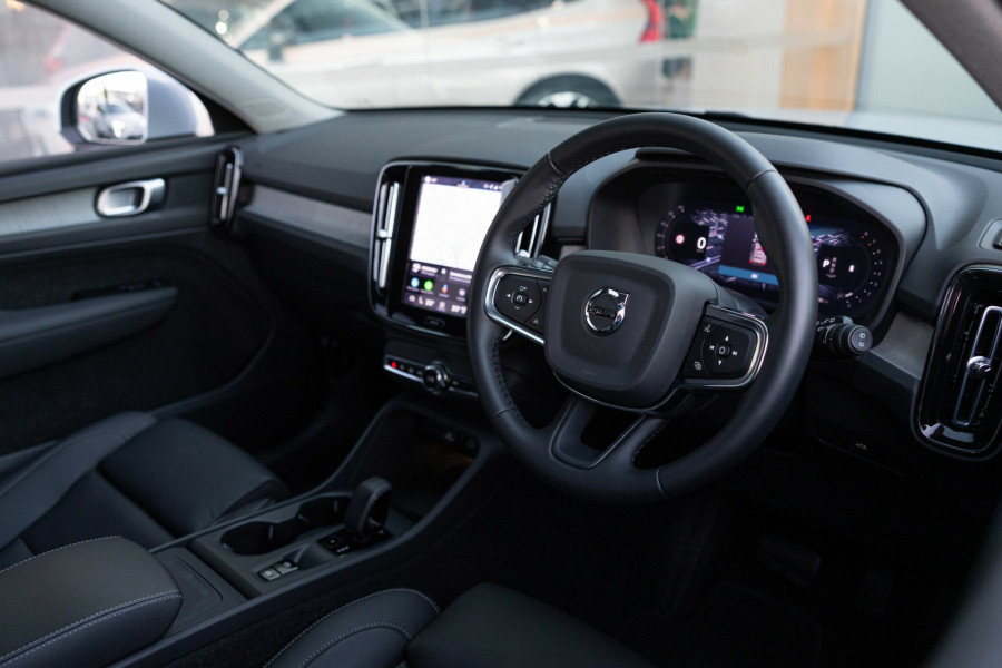2025 MY26 Volvo XC40 XZ Plus B4 SUV Image 14