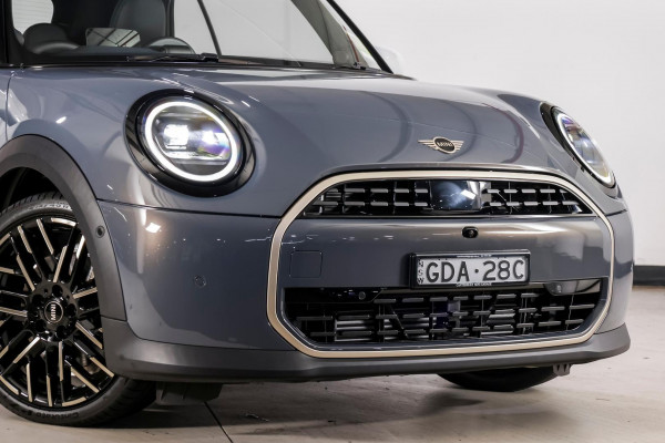2025 MINI Cooper F67 C Favoured Convertible image 17