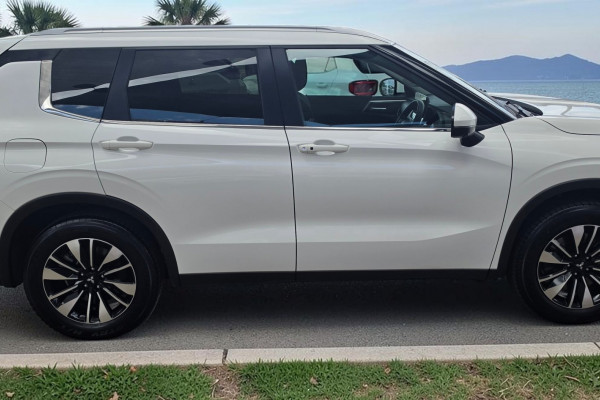2025 Mitsubishi Outlander ZM LS SUV Image 8