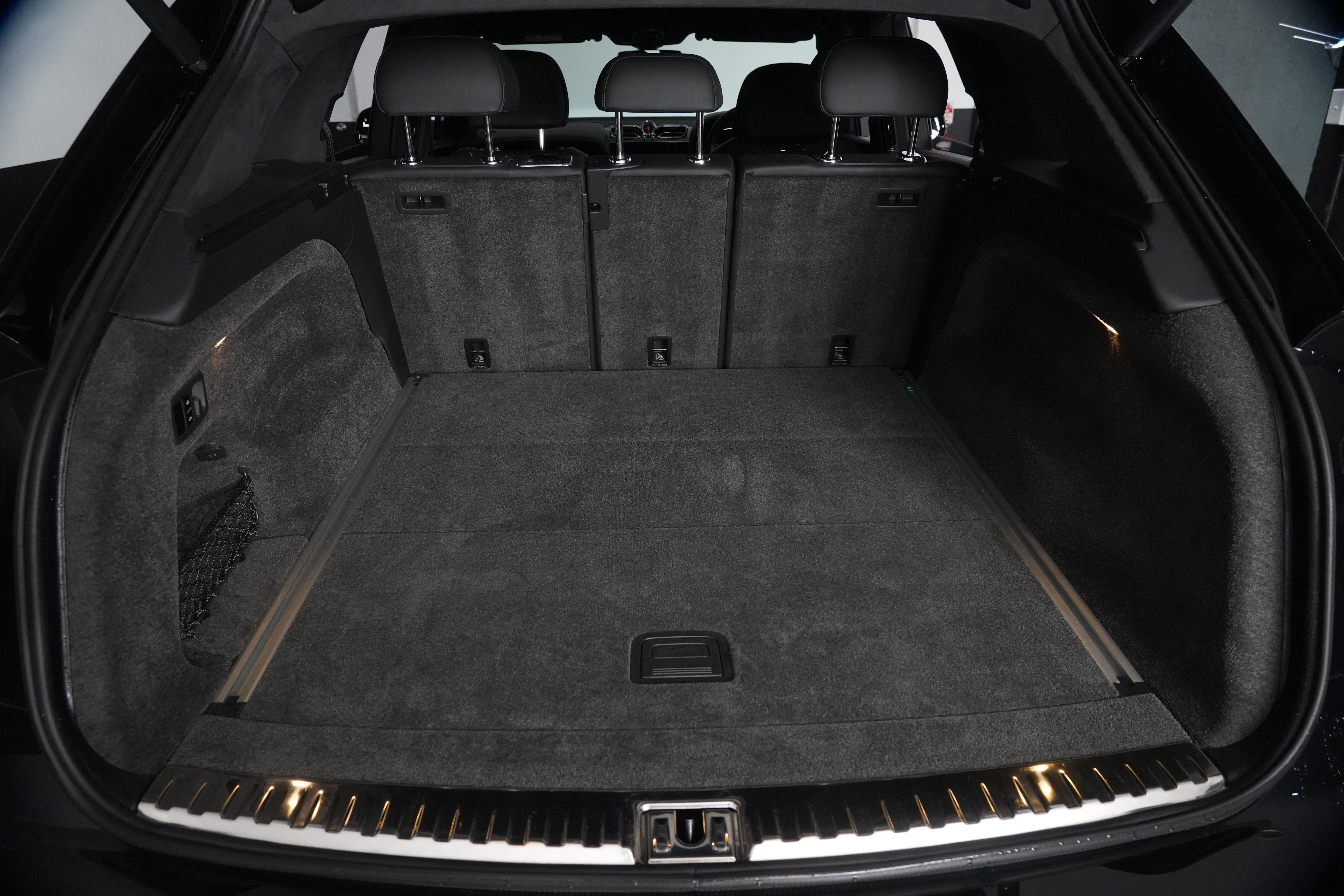 2024 Bentley Bentayga V8 SUV Image 11