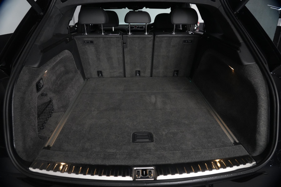 2024 Bentley Bentayga V8 SUV Image 11
