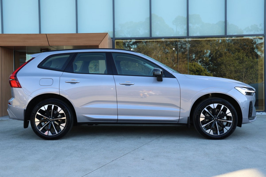 2026 Volvo XC60 UZ Ultra B5 Dark SUV Image 4