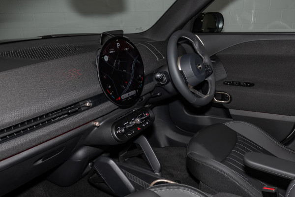 2026 MINI Aceman J05 SE Favoured Hatch image 8
