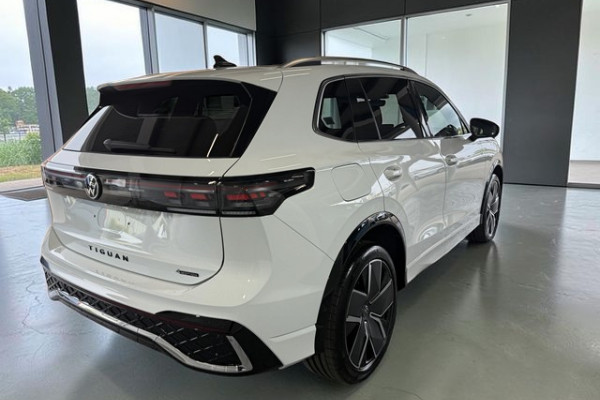 2026 Volkswagen Tiguan CT 195TSI R-Line SUV Image 5