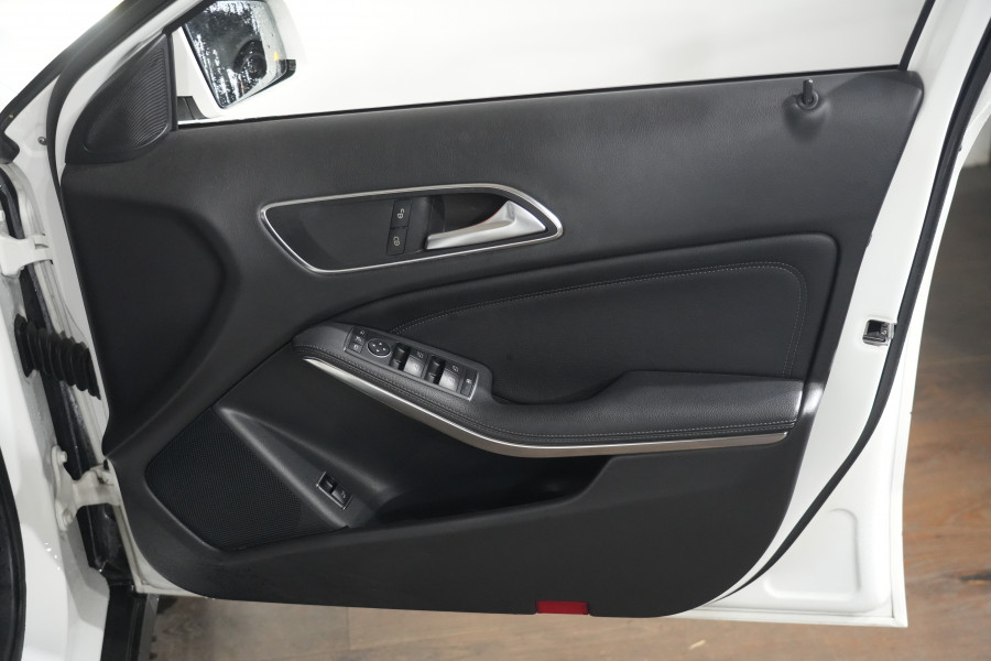 2019 Mercedes-Benz GLA-Class 180 SUV Image 26