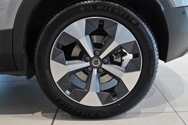 2026 Volvo XC40 XZ Ultra B4 Bright SUV Image 21