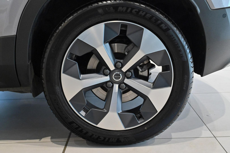 2026 Volvo XC40 XZ Ultra B4 Bright SUV Image 21