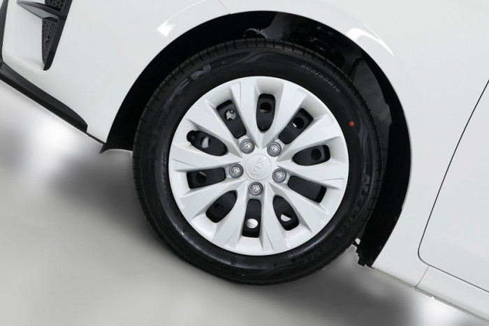 2019 MY20 Kia Cerato Hatch BD S with Safety Pack Hatchback Image 19