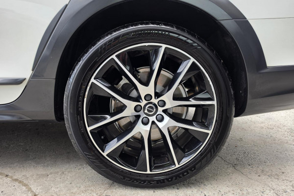 2019 Volvo V90 Cross Country P Series D5 Wagon Image 13