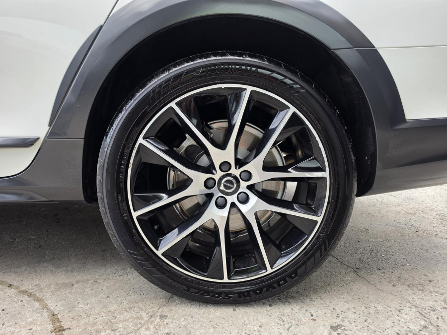 2019 Volvo V90 Cross Country P Series D5 Wagon Image 13
