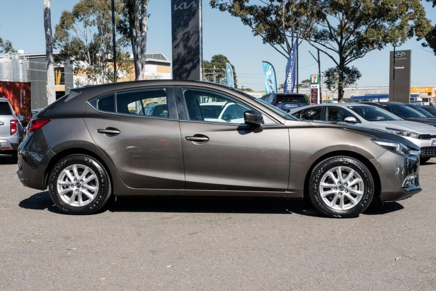2016 Mazda 3 BN Series Maxx Sport Hatch Image 3