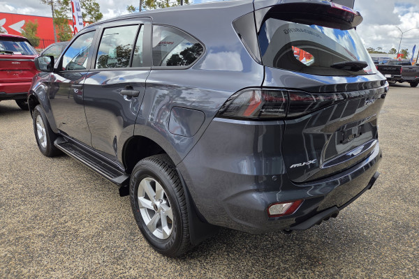 2026 Isuzu MU-X RJ LS-M SUV Image 5