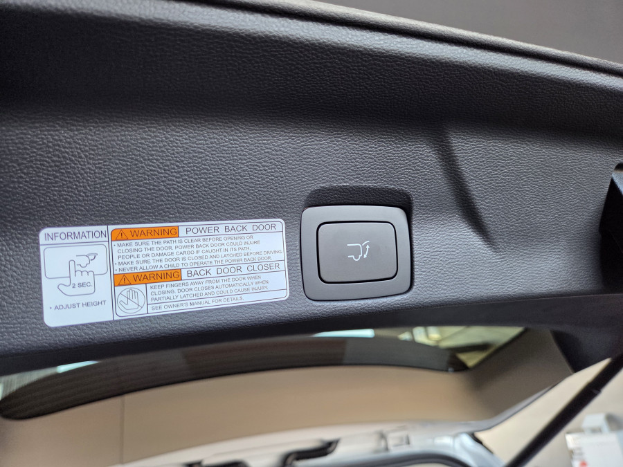 2026 MY25 LDV D90 SV9A Executive SUV Image 13