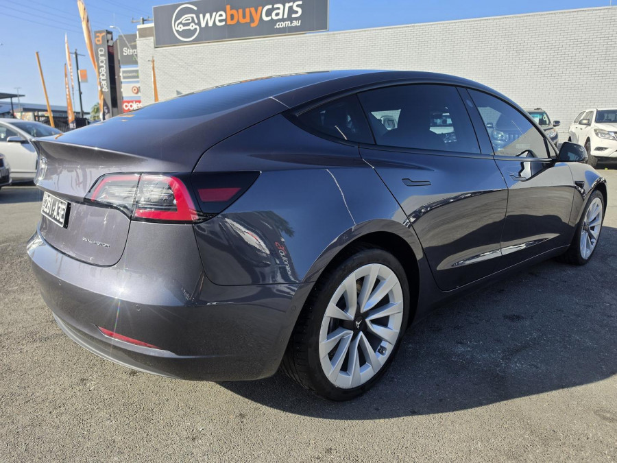 2021 Tesla Model 3  Long Range Sedan Image 7