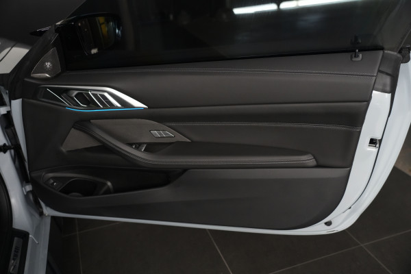 2024 BMW M4 Competition X-Drive Coupe Image 33