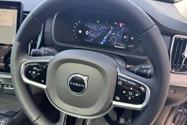 2025 MY26 Volvo XC90 L Series Plus B5 Bright SUV Image 11