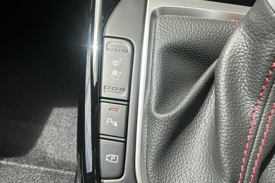 2024 Kia Cerato BD GT Hatch Image 18