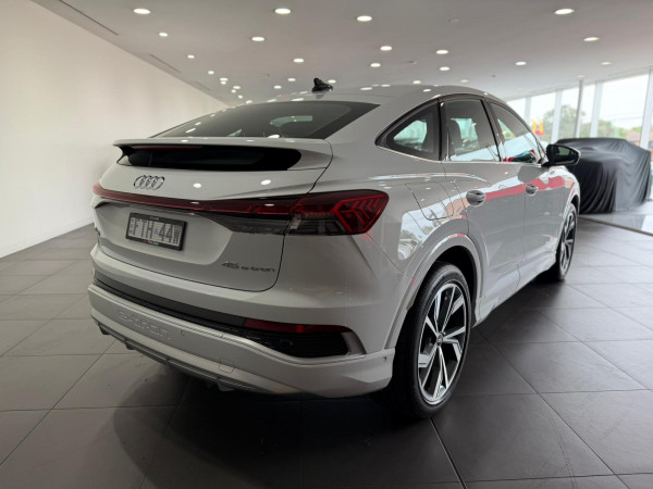 2025 Audi Q4 e-tron F4 45 SUV image 5