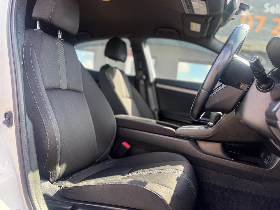2018 Honda Civic 10th Gen VTi-S Hatch Image 12