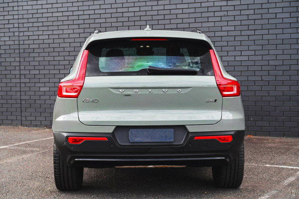 2024 MY25 Volvo XC40  Ultra B4 Dark SUV Image 3