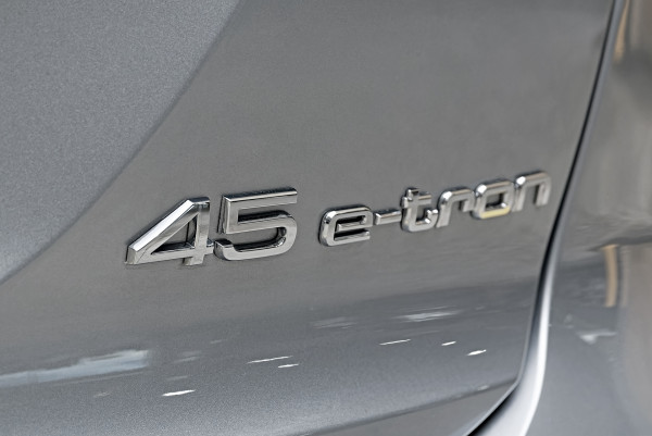 2025 MY24 Audi Q4 e-tron F4 45 SUV image 20