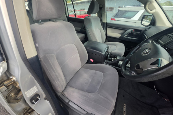 2011 MY10 Toyota LandCruiser VDJ200R GXL SUV Image 25