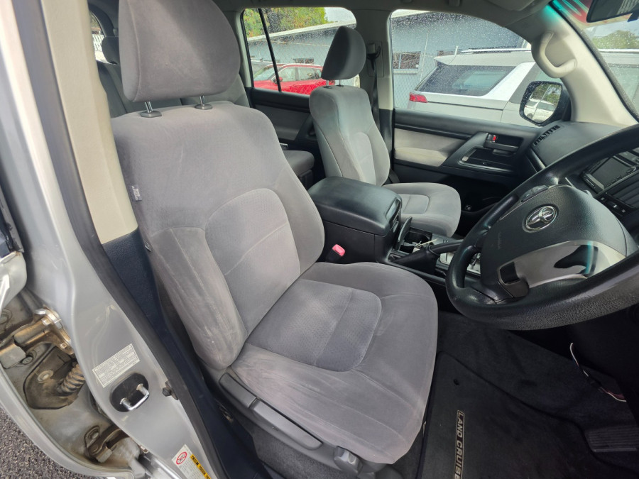 2011 MY10 Toyota LandCruiser VDJ200R GXL SUV Image 25