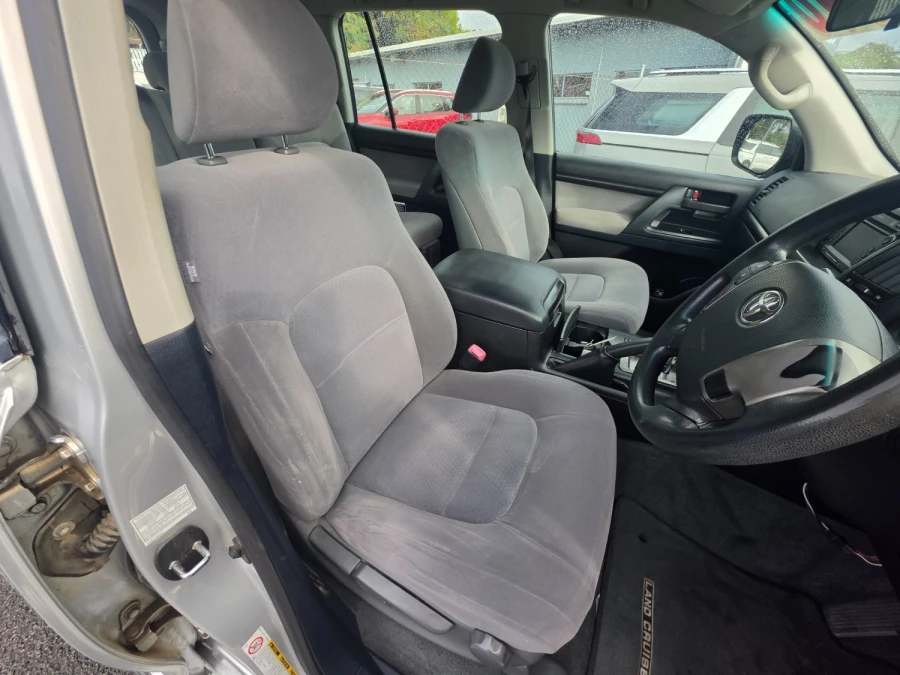 2011 MY10 Toyota LandCruiser VDJ200R GXL SUV Image 25