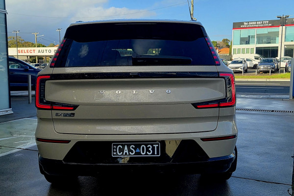 2025 Volvo EX90  Plus Twin Motor SUV Image 6