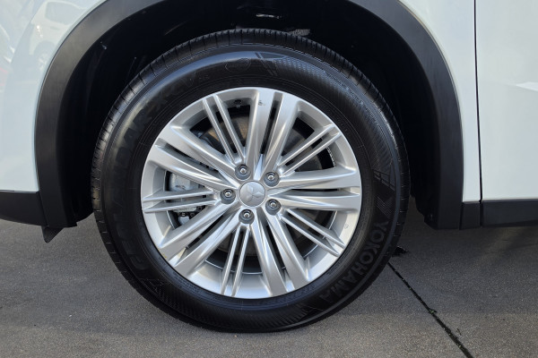 2024 Mitsubishi Outlander ZM LS SUV Image 26