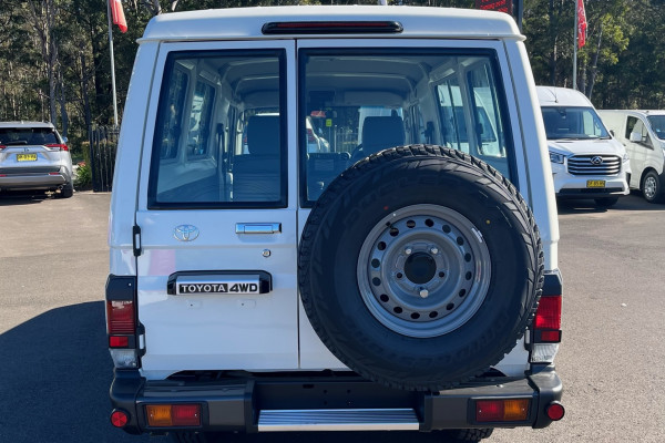 2024 MYon Toyota LandCruiser GDJL78R (Troopcarrier) Workmate Troopcarrier Wagon Image 5