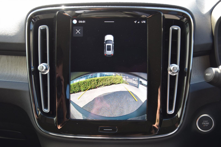 2022 MY23 Volvo XC40 XZ Plus B4 SUV Image 17