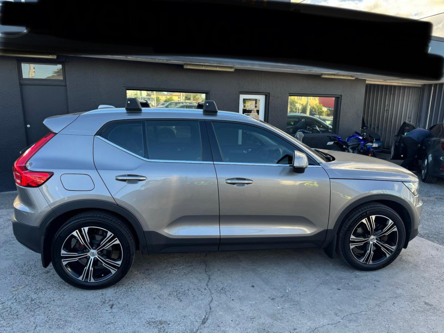 2020 Volvo XC40 XZ T4 Inscription SUV Image 5