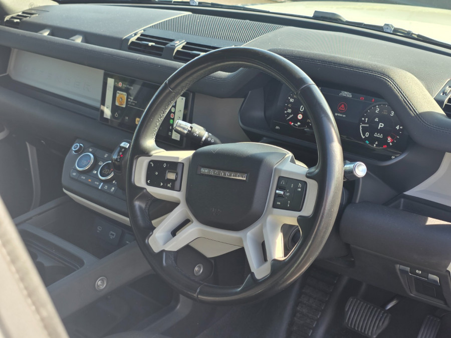 2020 MY21 Land Rover Defender L663 110 D300 SE SUV Image 18
